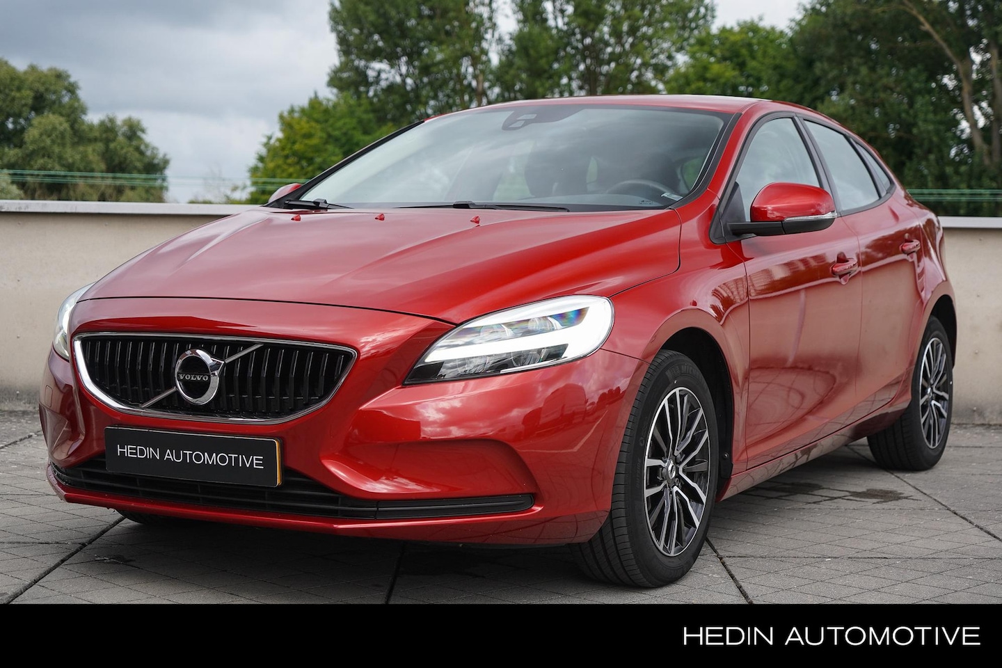 Volvo V40 - 1.5 T2 Polar+ | Stoelverwarming | Cruise Control | Parkeersensoren achter - AutoWereld.nl