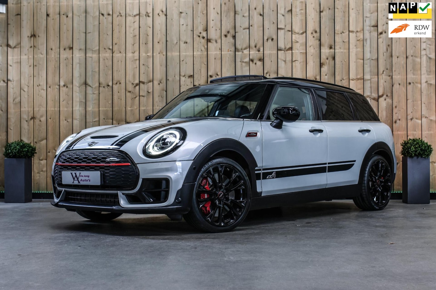 MINI Clubman - 2.0 JCW 306Pk ALL4 *Pano*Harman/Kardon*Camera*Leder*Head-Up* - AutoWereld.nl