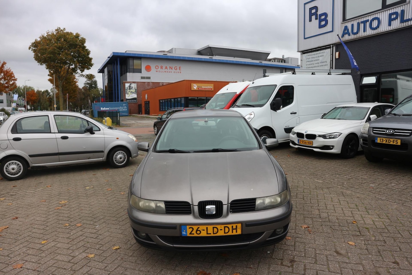 SEAT Leon - 1.6-16V Signo / APK 6 2026 ! - AutoWereld.nl