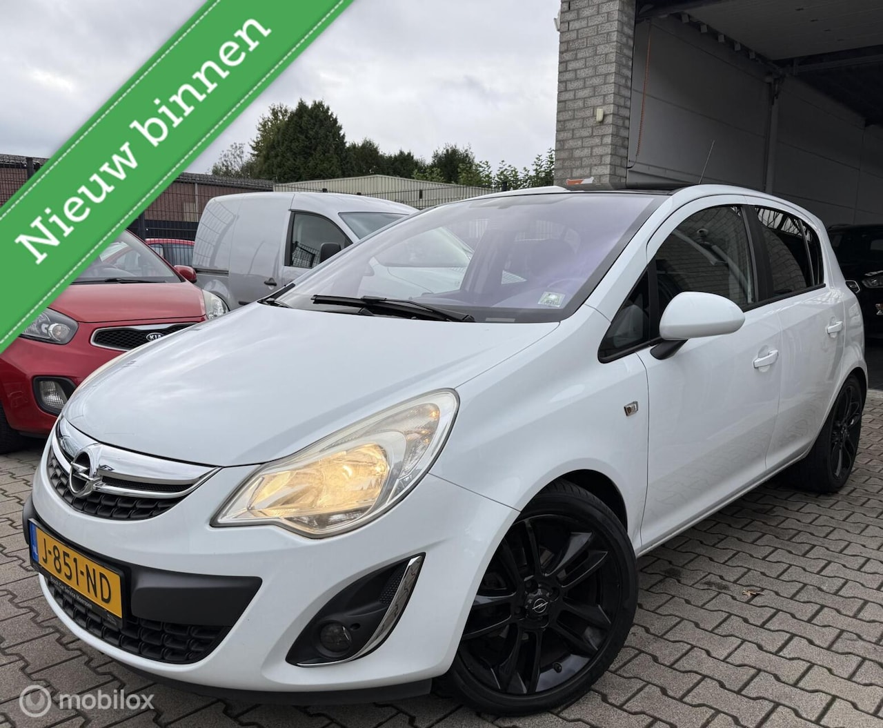 Opel Corsa - 1.4-16V OPC Line / 5DRS / Airco / Sport.V / N.A.P - AutoWereld.nl
