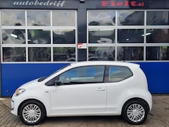 Volkswagen Up! - 1.0 / Airco / Leder stuurwiel / Lichtmetalen velgen 15 inch