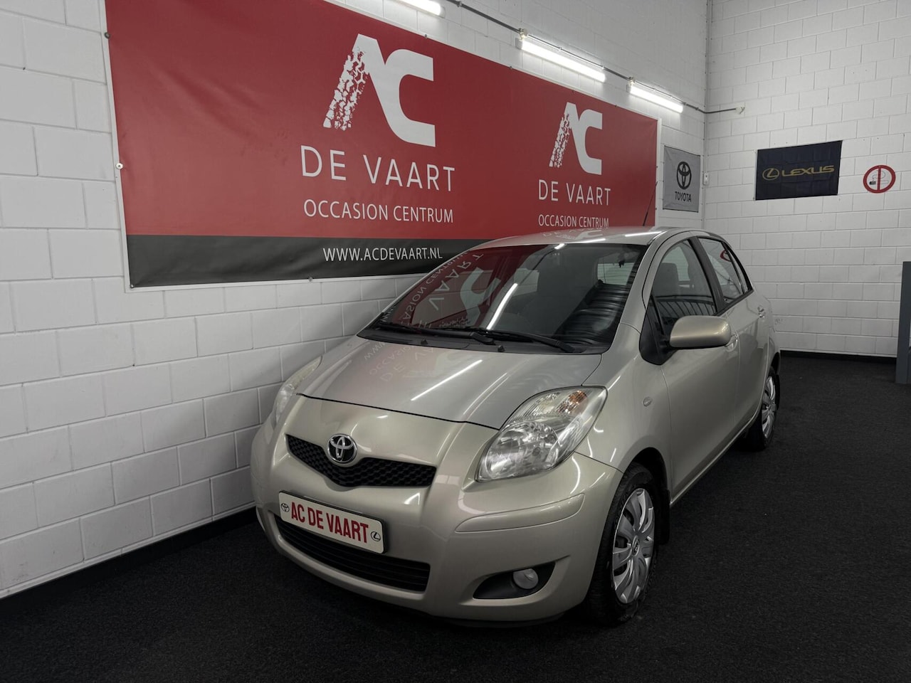 Toyota Yaris - 1.3 VVTi Dynamic - 6BAK/100PK/AIRCO/CRUISE/NAP - AutoWereld.nl