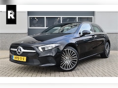 Mercedes-Benz A-klasse - 250 e Luxury / SOH 93% / 19inch / Sfeer verlichting / Widescreen / Camera / Carplay /