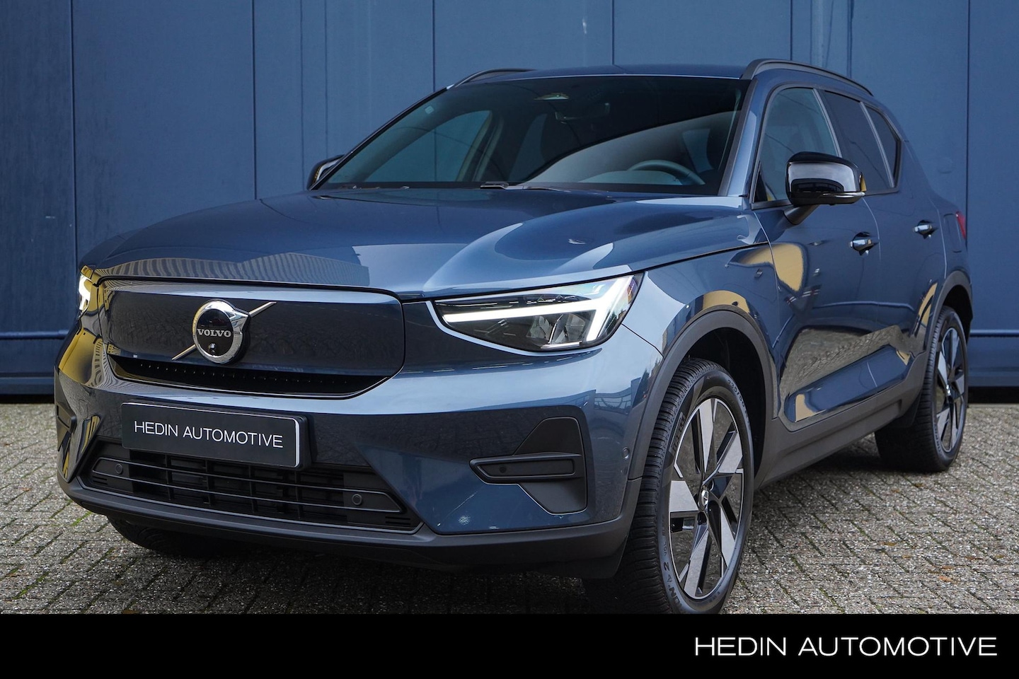 Volvo EX40 - Single Motor Business Edition | Trekhaak | 360 graden camera | Pilot assist - AutoWereld.nl