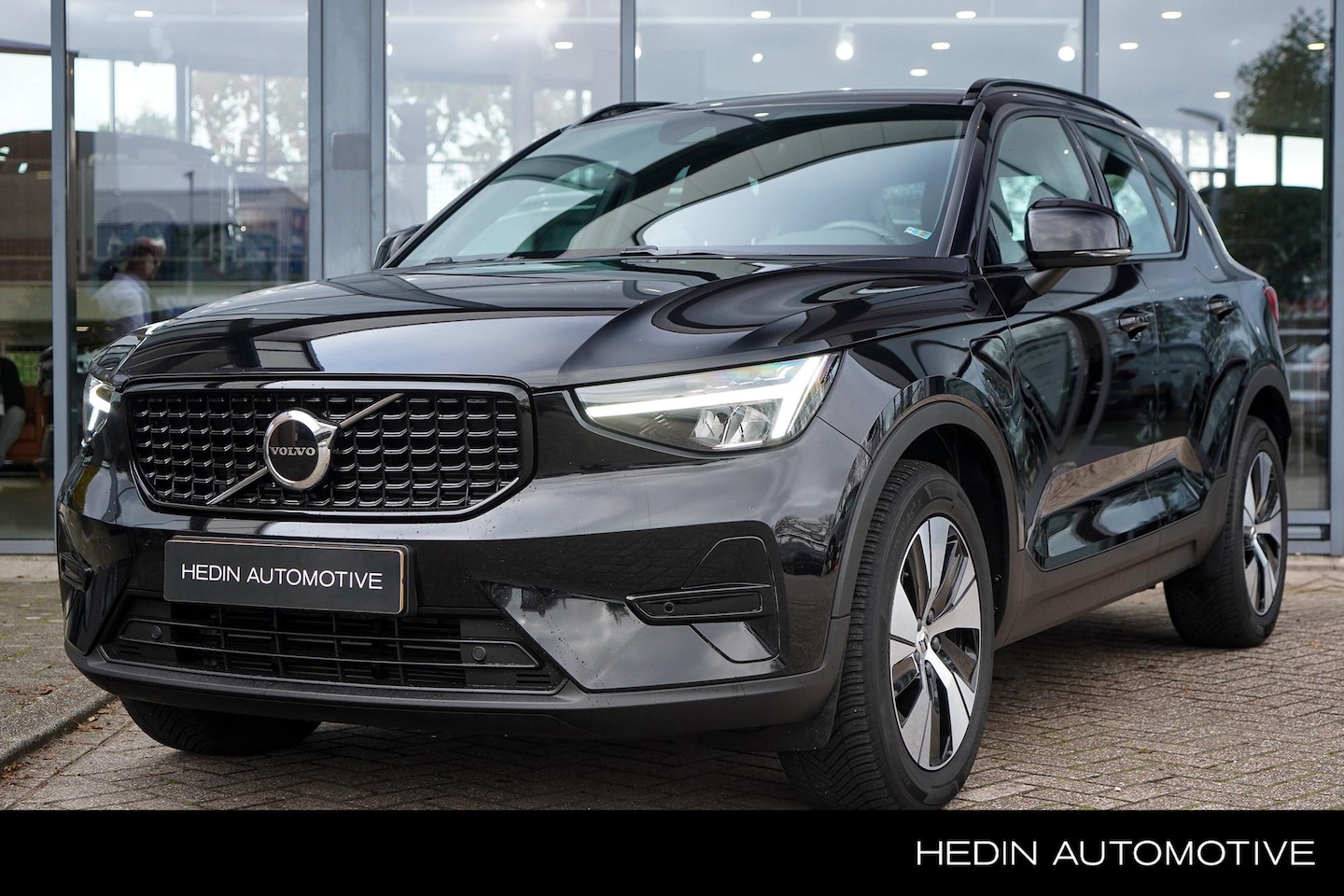 Volvo XC40 - 1.5 T4 Plug-in hybrid Plus Dark | Stuur & Stoelverwarming | Pilot Assist | Elektrische Ach - AutoWereld.nl