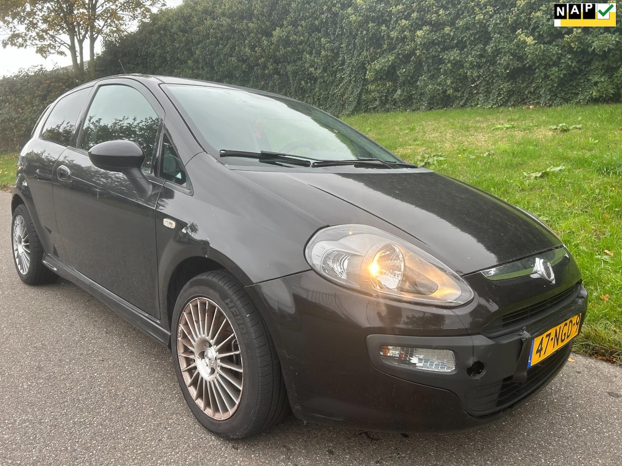 Fiat Punto Evo - 1.3 M-Jet Dynamic - Clima - Navi - READ TEXT - AutoWereld.nl
