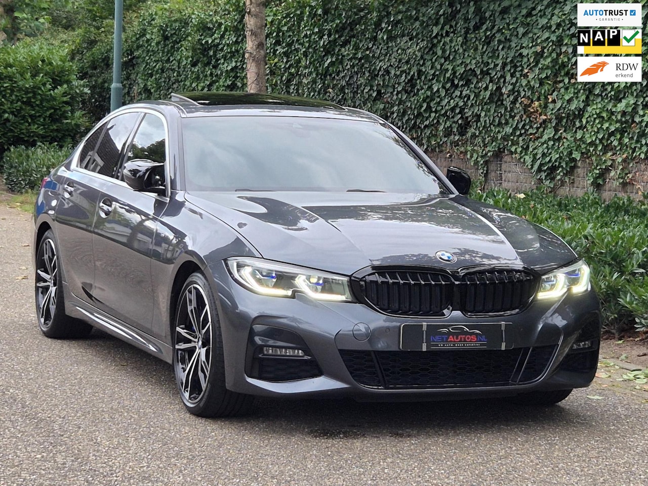 BMW 3-serie - G20 330i M Edition Plus ACTIE 12mnd GARANTIE Android CarPlay Pano M Stoel HUD Camera NAP 1 - AutoWereld.nl