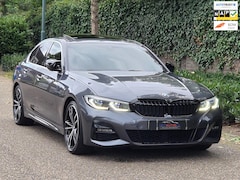 BMW 3-serie - G20 330i M Edition Plus ACTIE 12mnd GARANTIE Android CarPlay Pano M Stoel HUD Camera NAP 1