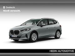 BMW 2-serie Active Tourer - 225e xDrive | Head-Up | Comfort Acces| Voorbereiding Driving Assistant Plus | Stoelverwarm