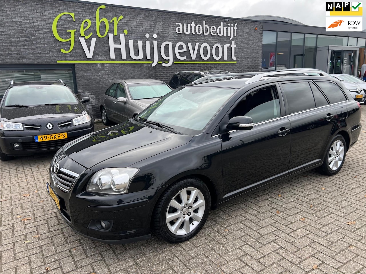 Toyota Avensis Wagon - 1.8 VVTi Luna AUTOMAAT - AutoWereld.nl