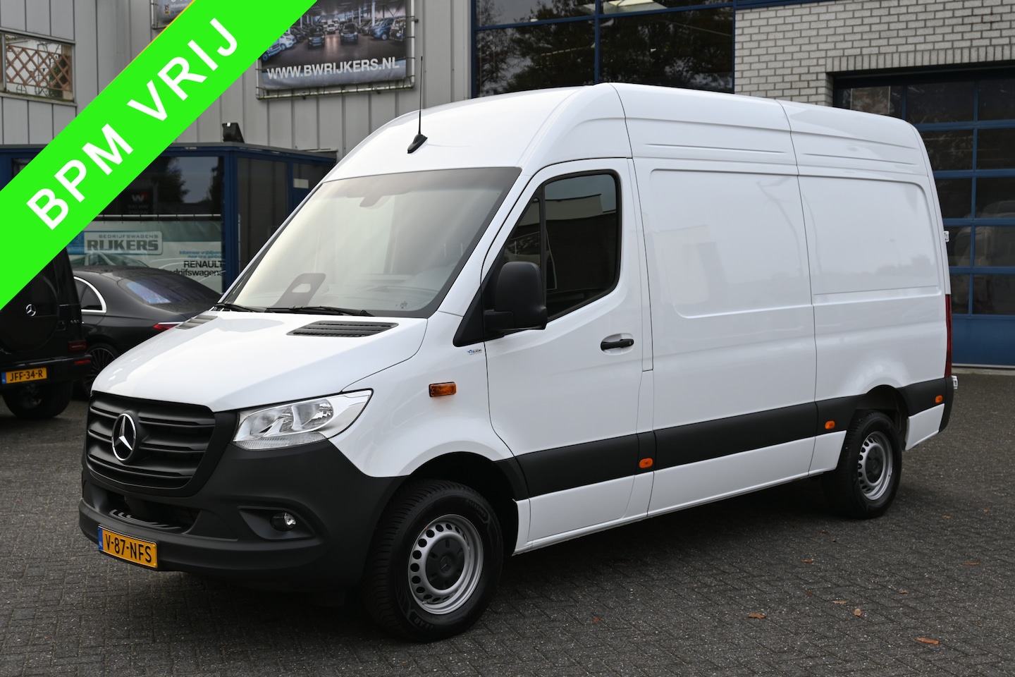 Mercedes-Benz Sprinter - 317 CDI L2H2 Pro HD Navigatie, Winterpakket, Geveerde stoel, Etc. - AutoWereld.nl