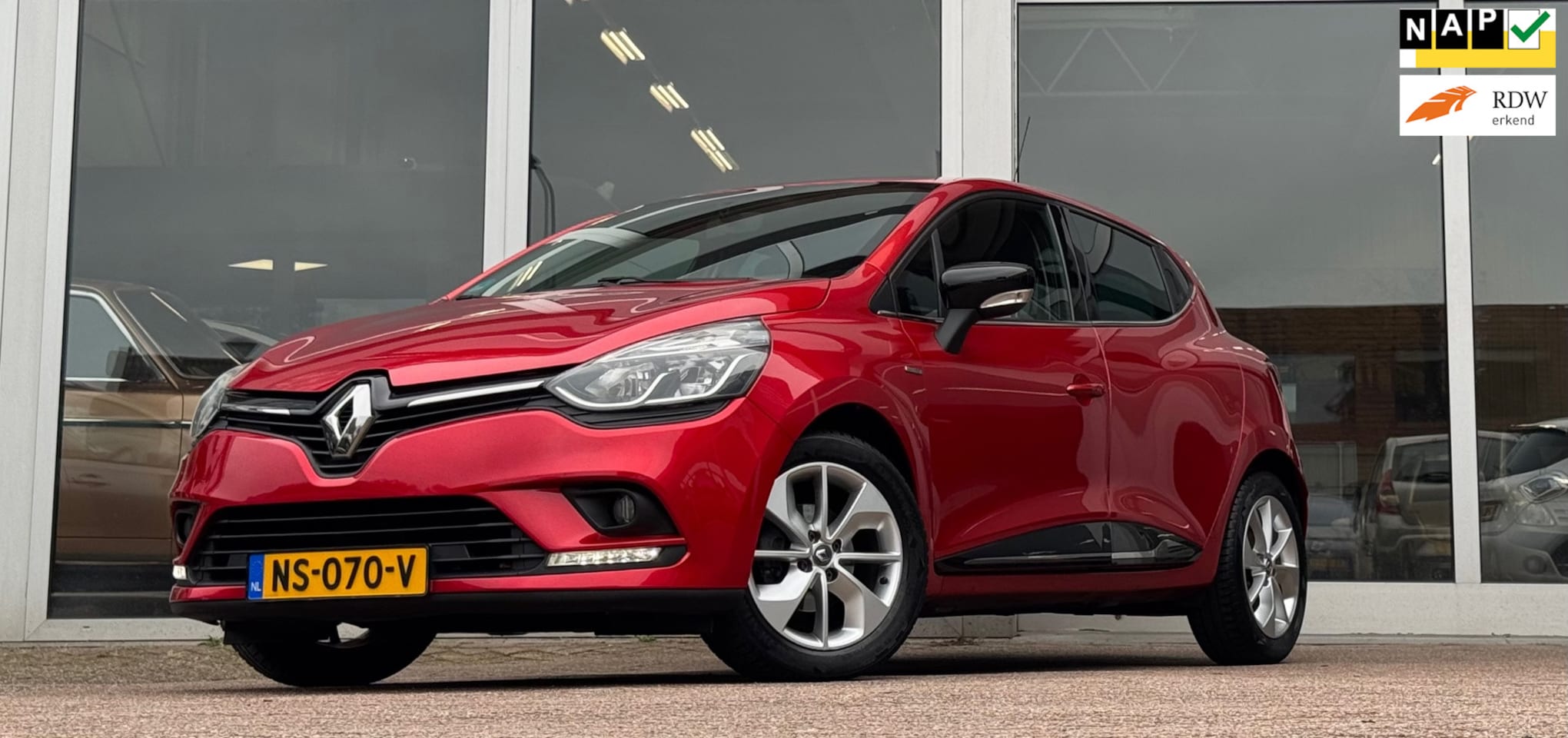 Renault Clio - 0.9 TCe Limited 100% Dealer onderhouden Camera LED Navi PDC Mooi! - AutoWereld.nl