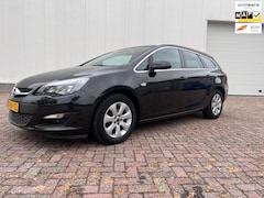 Opel Astra Sports Tourer - 1.4 Turbo Business +