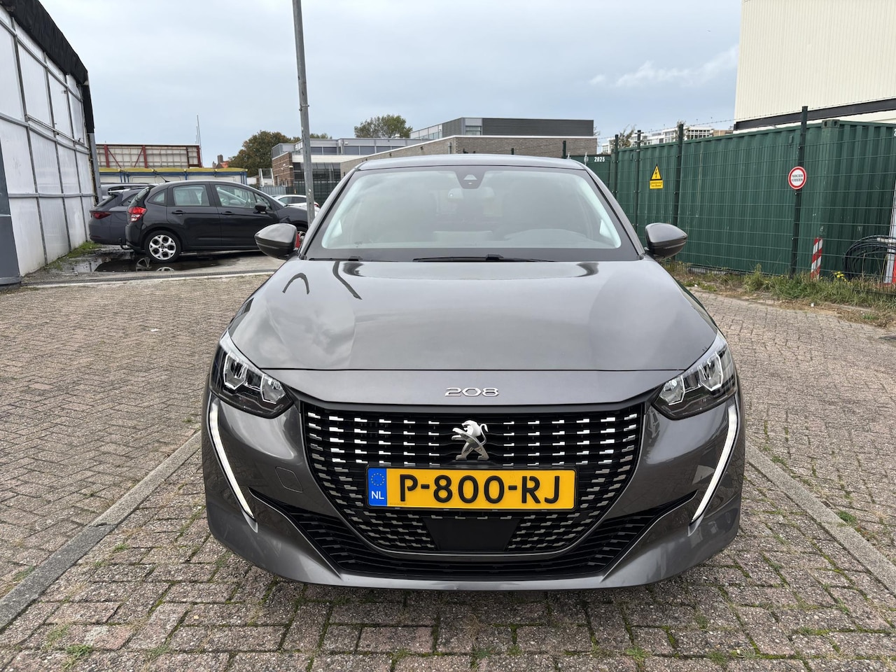 Peugeot 208 - 1.2 PureTech Blue Lease Allure Navi/Panoramadak/Camera/Apple Carplay/GEEN AFLEVERKOSTEN - AutoWereld.nl