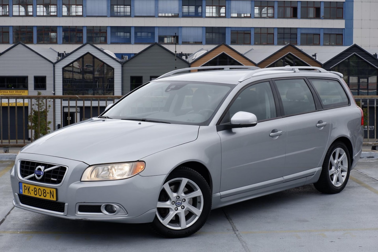 Volvo V70 - 2.0 D3 163PK Summum R-Design *5-CILINDER* - AutoWereld.nl