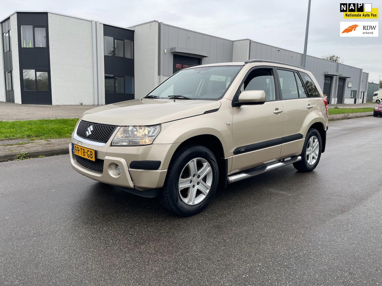Suzuki Grand Vitara - 2.0-16V Exclusive Clima 4 aandrijving AFN Trekhaak - AutoWereld.nl