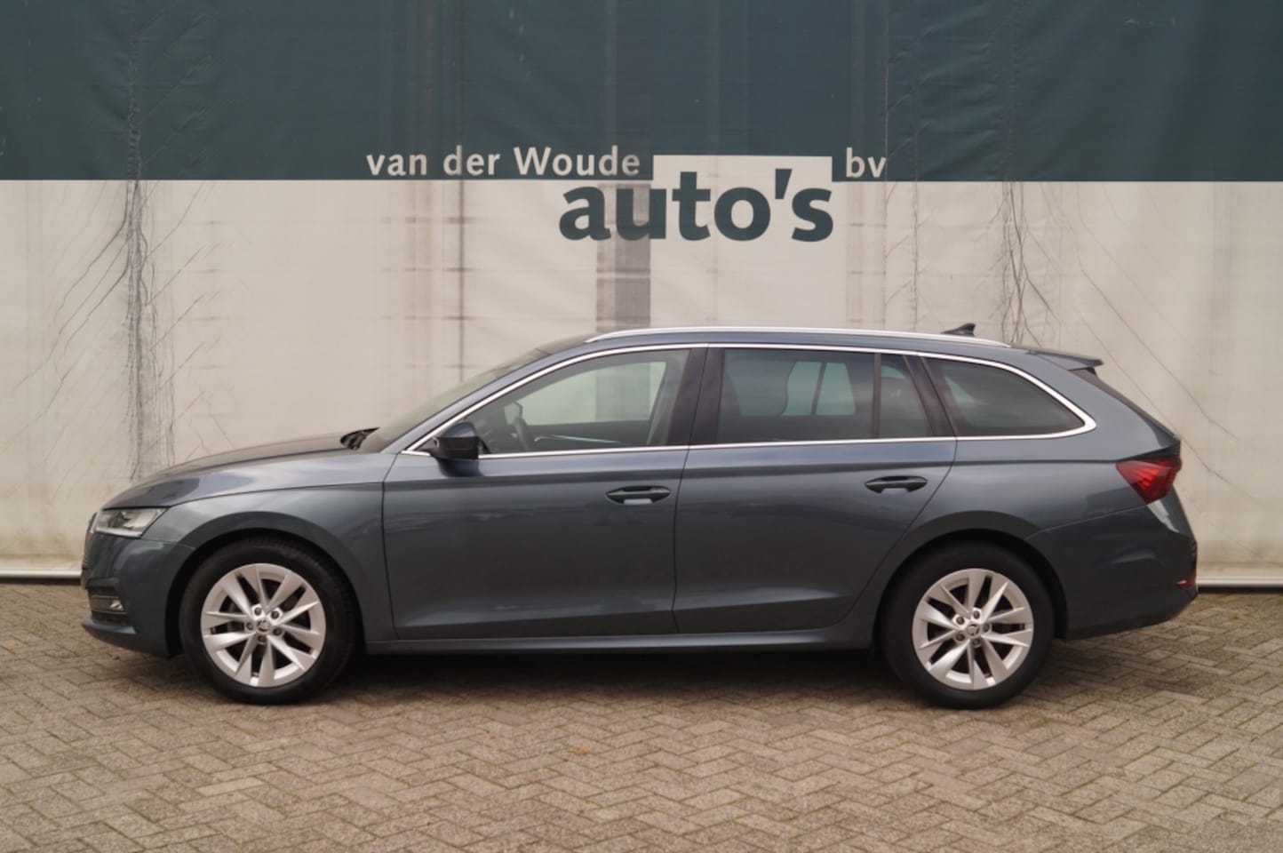 Skoda Octavia Combi - 1.0 TSI Business Edition Plus -NAVI-LED-ECC- - AutoWereld.nl