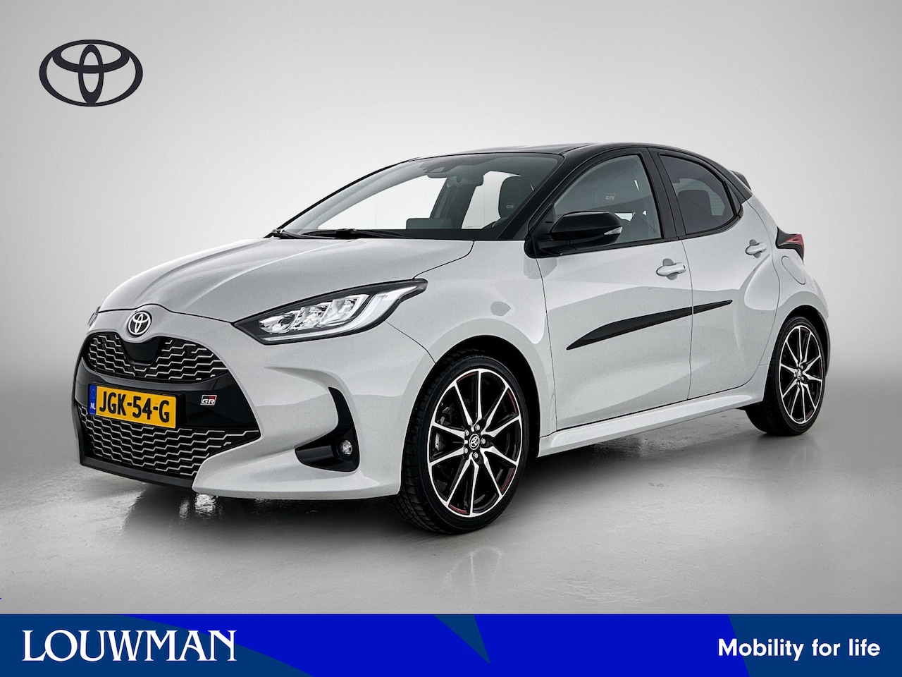 Toyota Yaris - 1.5 Hybrid GR Sport | GR-sport bekleding | JBL | Spoilerpakket | achtruitrijcamera | - AutoWereld.nl