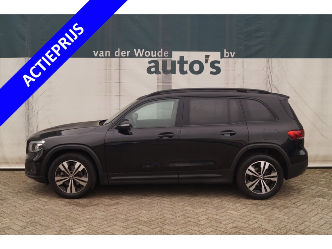 Mercedes-Benz GLB - 180d Automaat Business Solution Luxury -LEER-NAVI- - AutoWereld.nl