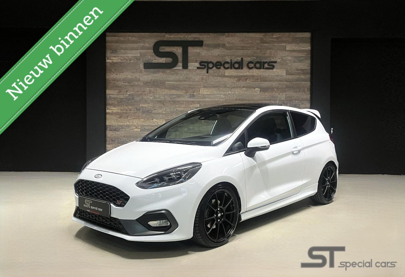Ford Fiesta - 1.5 EcoBoost ST|Pano|Launch|Sparco 18inch - AutoWereld.nl