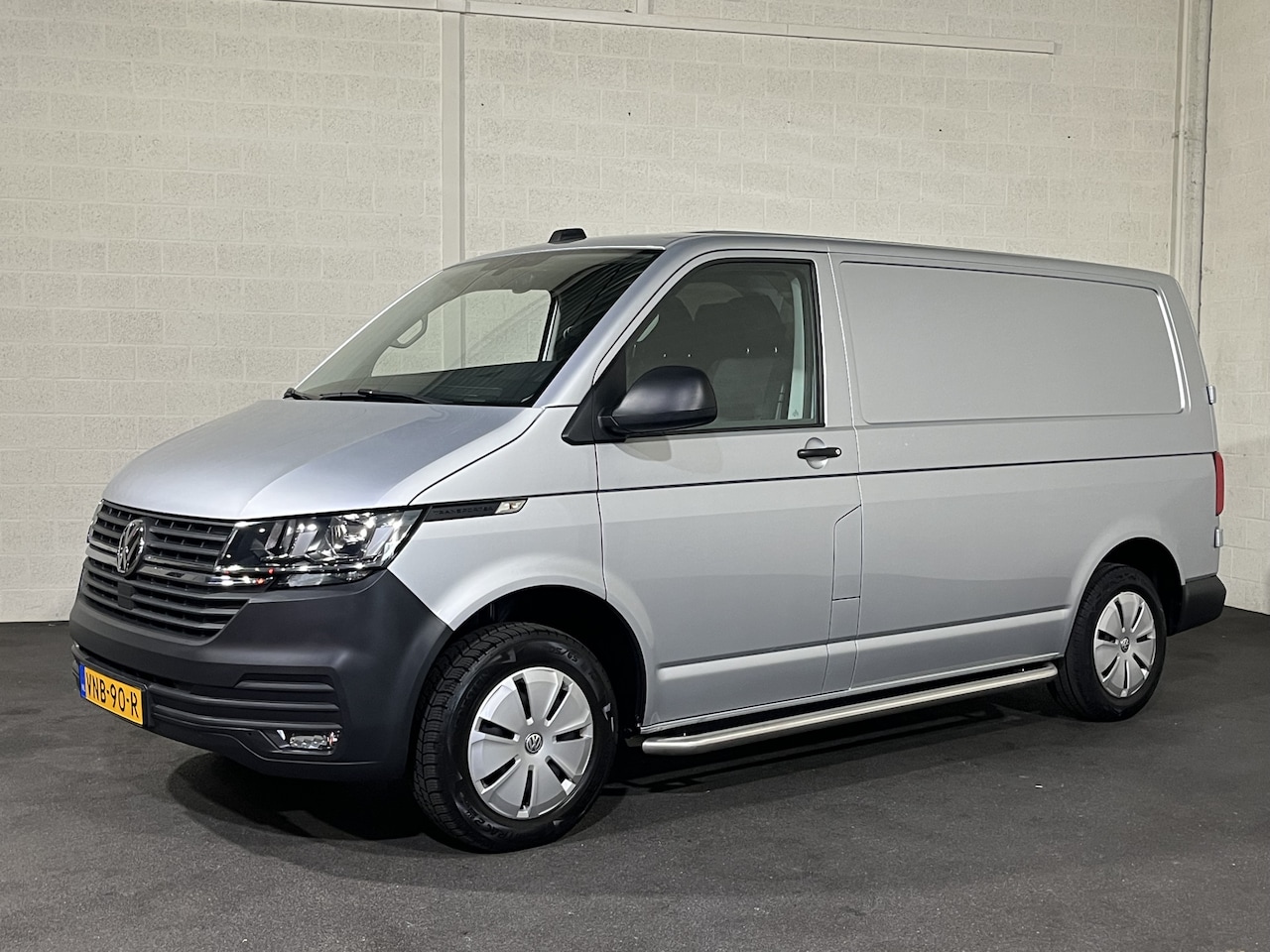 Volkswagen Transporter - 2.0 TDI L1 H1 110pk Airco (Wordt verwacht) - AutoWereld.nl