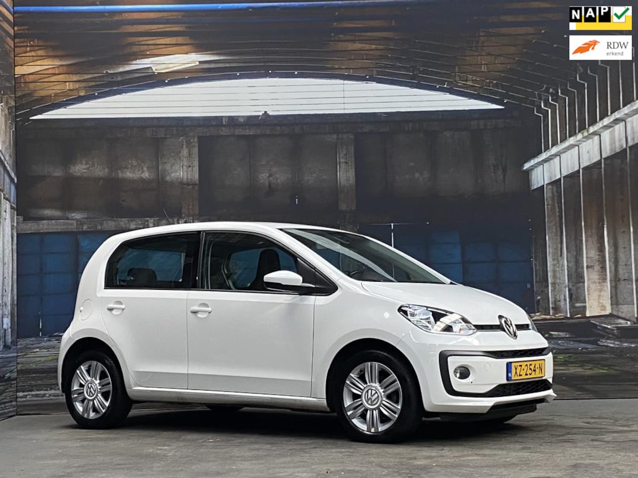 Volkswagen Up! - 1.0 high up! Nederlandse auto 1 eigenaar! - AutoWereld.nl