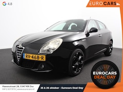 Alfa Romeo Giulietta - 1.4 T Distinctive Airco Cruise control Panorama dak Radio Lichtmetalen velgen Leder APK 30