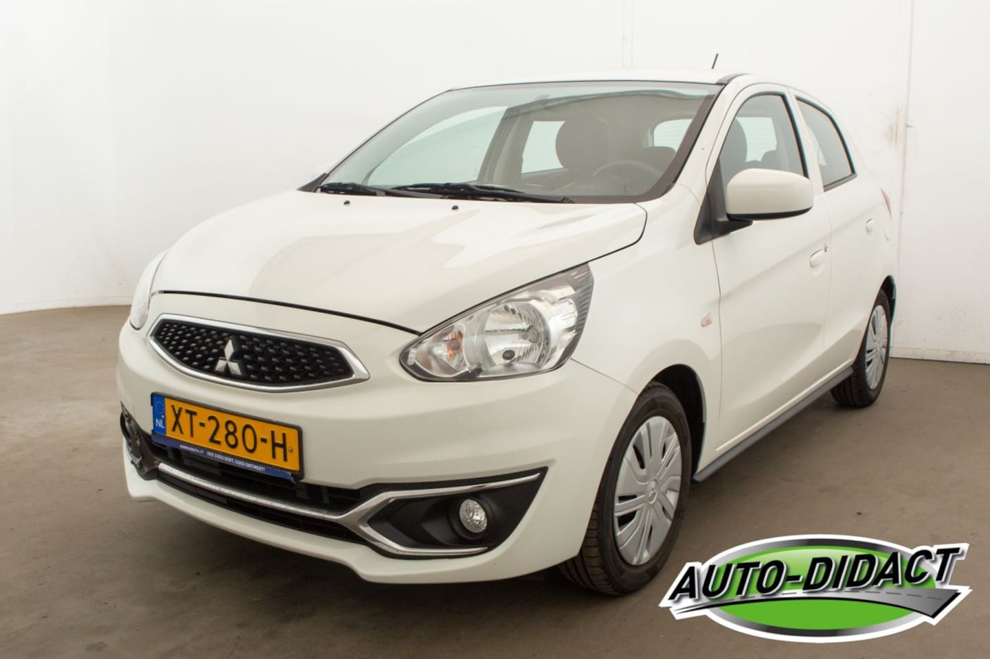Mitsubishi Space Star - 1.0 Cool+ 82.776 km Airco - AutoWereld.nl
