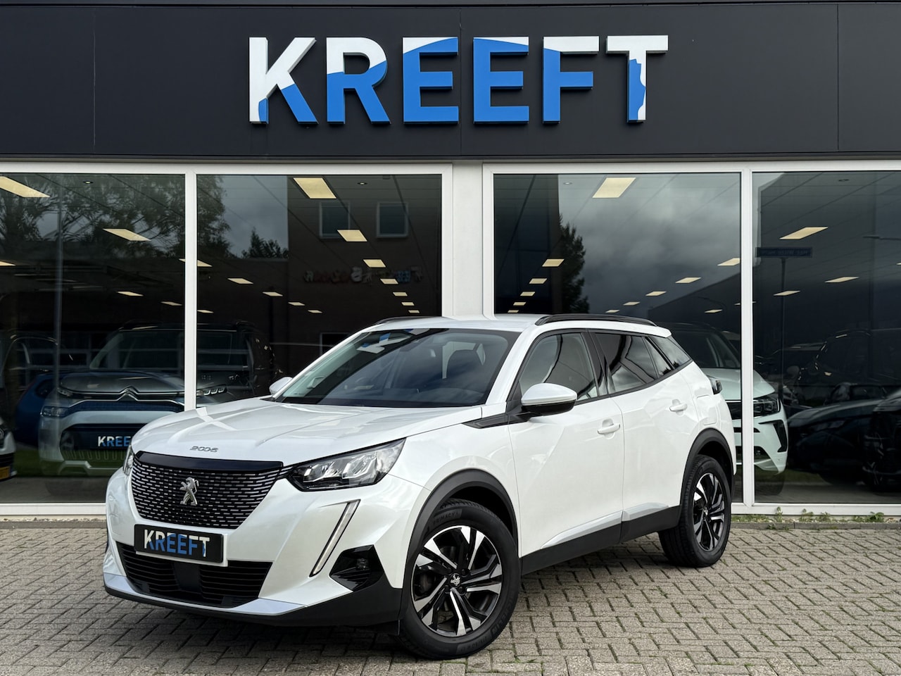 Peugeot 2008 - 1.2 PureTech Allure Automaat - AutoWereld.nl