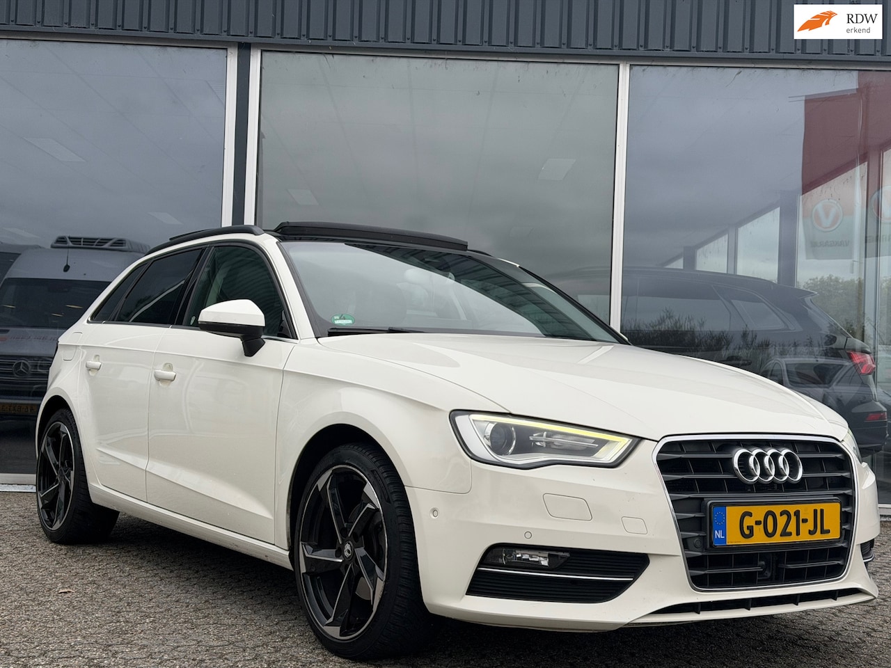Audi A3 Sportback - 1.4 TFSI S-LINE PANO/AUTOMAAT/LED - AutoWereld.nl