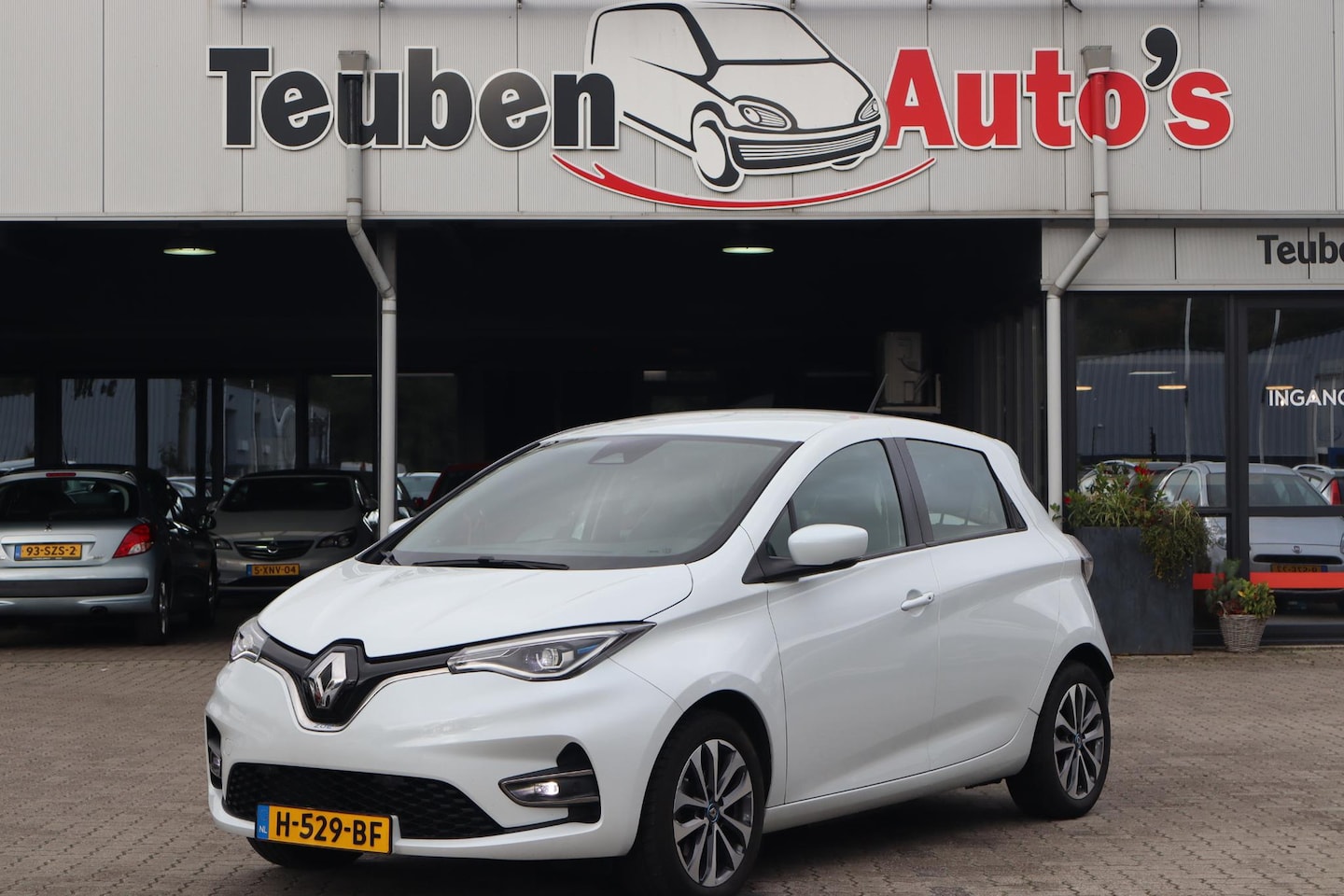 Renault Zoe - R135 Zen 52 kWh Climate control, Camera, Apple Carplay, Lane Control, Cruise control - AutoWereld.nl