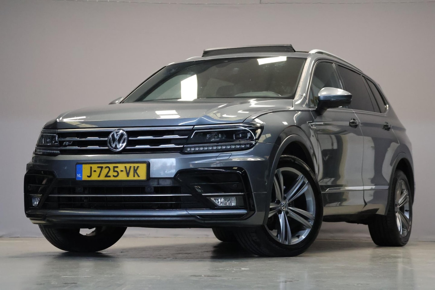 Volkswagen Tiguan Allspace - 1.5 TSI Highline R line 7p. |Leer|Headup|Pano | - AutoWereld.nl