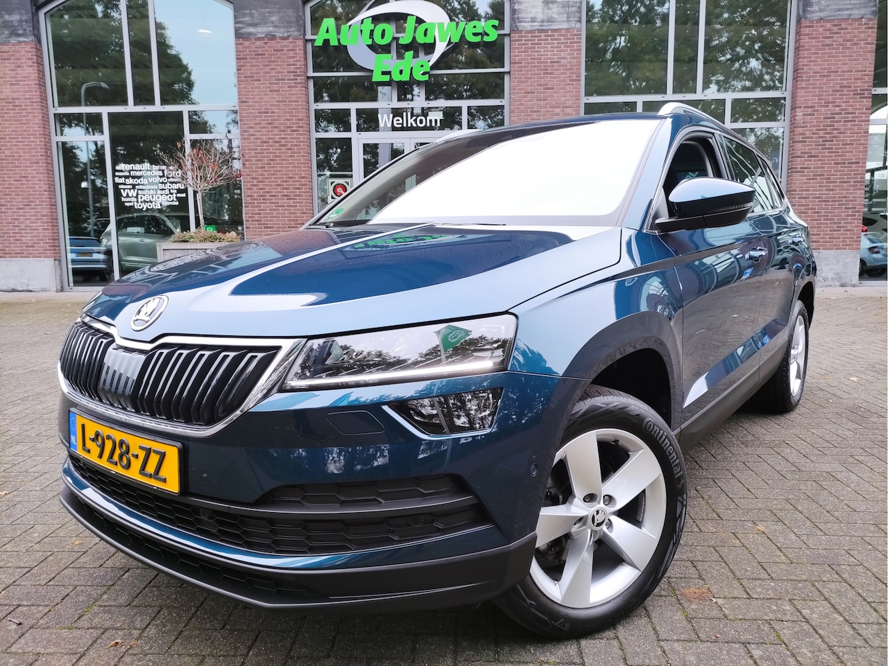 Skoda Karoq - 1.5 TSI DSG ACT Business Edition Plus Wegklapbare trekhaak - Stoel+Stuur+Voorruitverwarmin - AutoWereld.nl