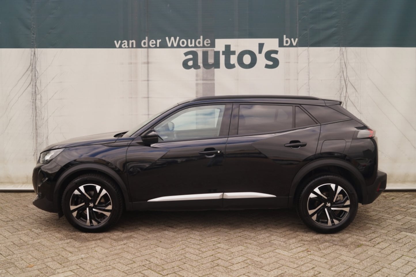 Peugeot 2008 - 1.5 HDi 110pk Allure -NAVI-ECC-PDC-TREKHAAK- - AutoWereld.nl
