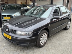 SEAT Leon - 1.6 Stella AIRCO / CRUISE / PANORAMA DAK