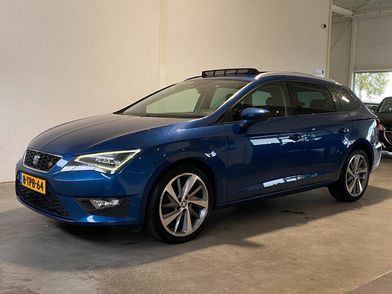 SEAT Leon ST - 1.8 TSI Automaat FR Pano Leder Led Trekhaak - AutoWereld.nl