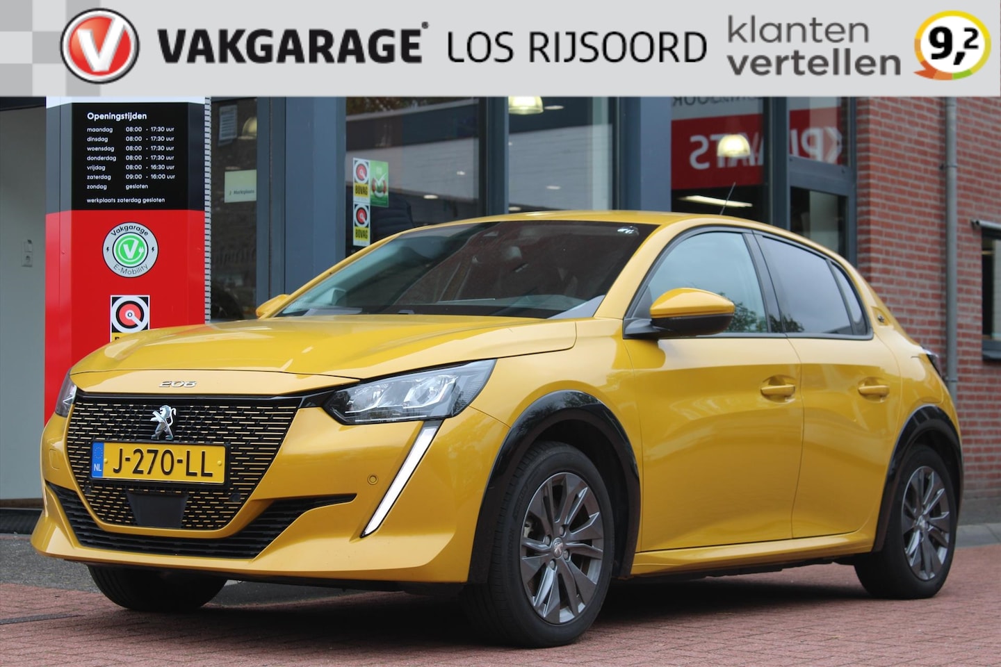 Peugeot e-208 - EV 50kWh *Allure* | SOH 95% | 3- Fase | Half- Leder | Stoelverwarming | Camera | Carplay | - AutoWereld.nl
