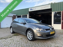 Volkswagen Golf - 1.2 TSI Highline, Nav., Cruise, Camera, Spiegels elktr. inklapbaar, Parksensor V en A
