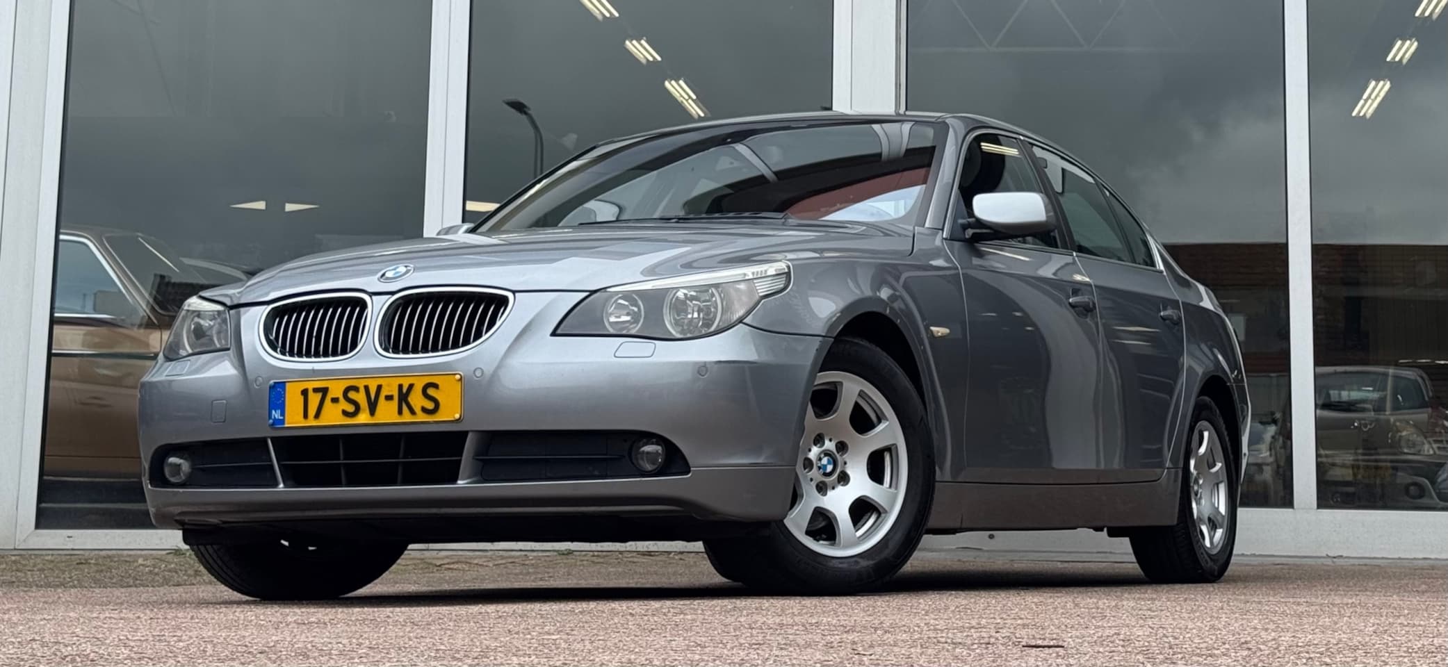 BMW 5-serie - 523i Executive Loopt zeer mooi! Groot Navi Trekhaak - AutoWereld.nl