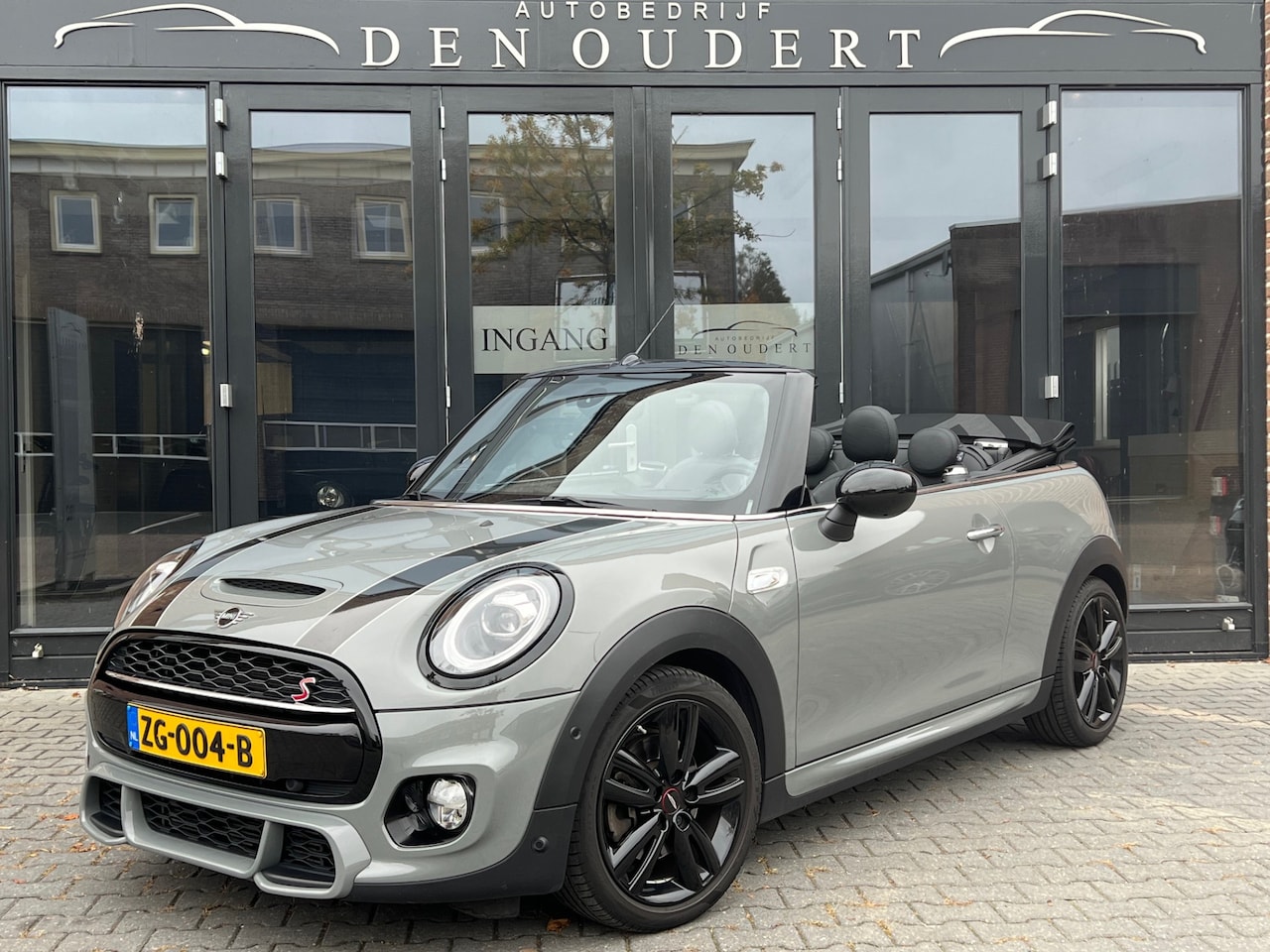 MINI Cabrio - Mini 2.0 Cooper S Knightsbridge AUT / JCW / CARPLAY / LEER VOL - AutoWereld.nl