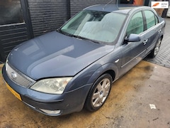 Ford Mondeo - 2.5 V6 Ghia Executive 5drs schakel