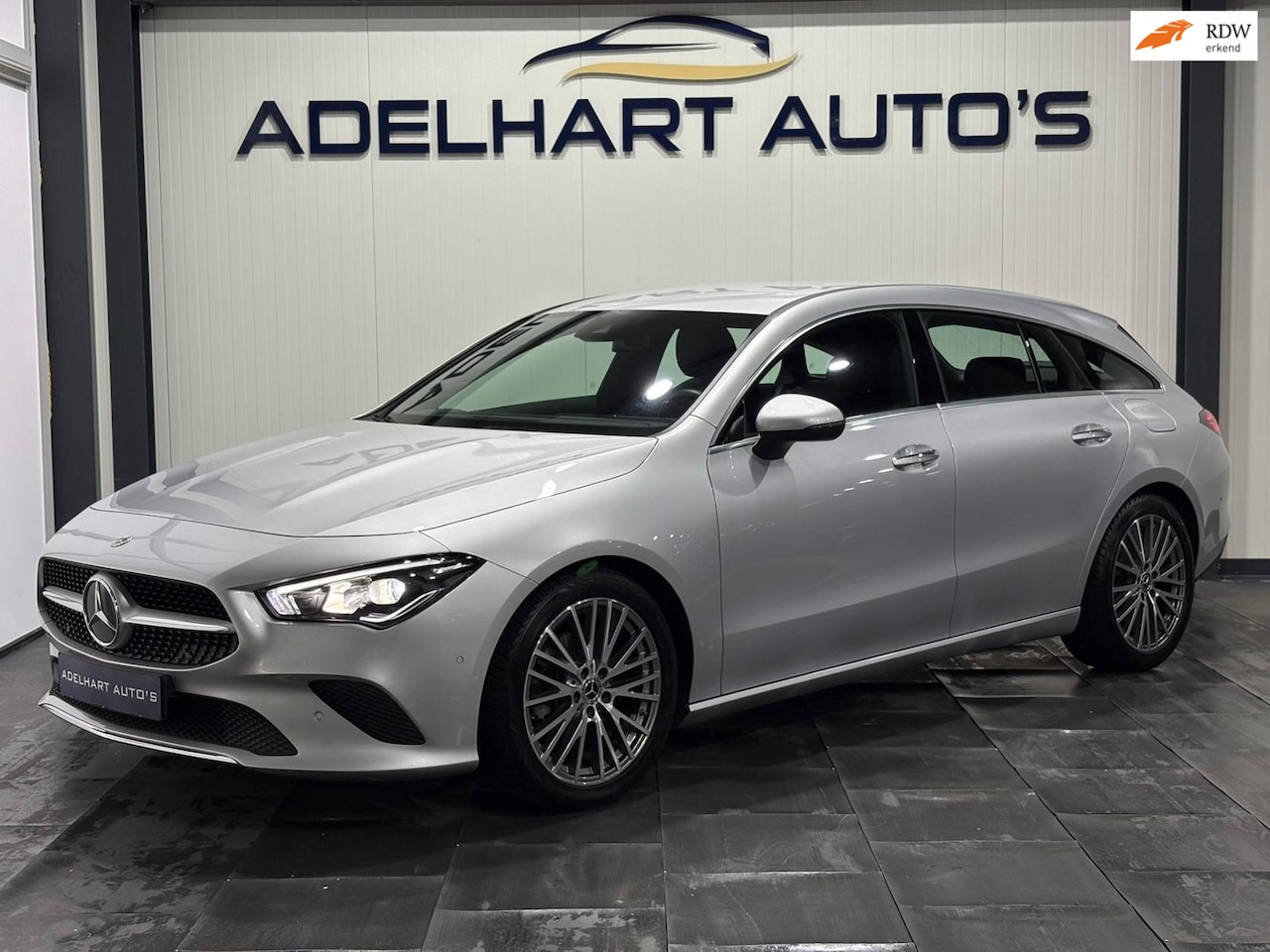Mercedes-Benz CLA-klasse Shooting Brake - 180 Luxury Line Automaat / Navigatie full map / Camera / Lederen interieur / Cruise - AutoWereld.nl