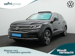 Volkswagen Touareg - 3.0 TSi 381 pk tiptronic eHybrid 4MOTION Elegance | Panoramadak | Trekhaak | Nachtzicht |