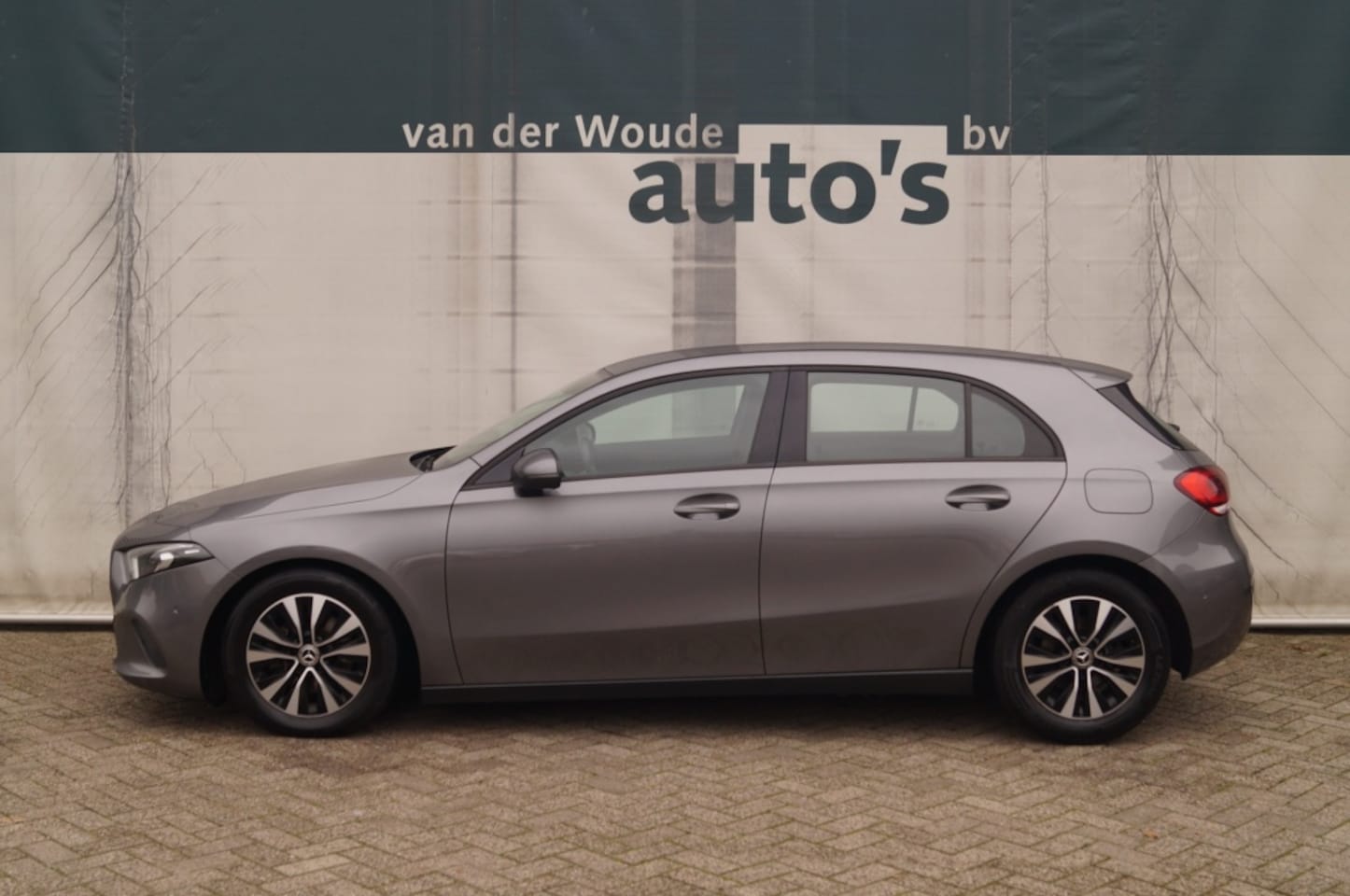 Mercedes-Benz A-klasse - 160 Business Solution -NAVI-ECC-PDC-CAM- - AutoWereld.nl