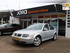 Volkswagen Bora - 2.3 V5 Highline