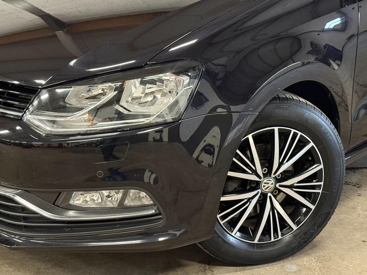 Volkswagen Polo - 1.2 TSI Highline Allstar Cruise|Airco|PDC|Bluetooth|Dealer Onderhouden !! - AutoWereld.nl