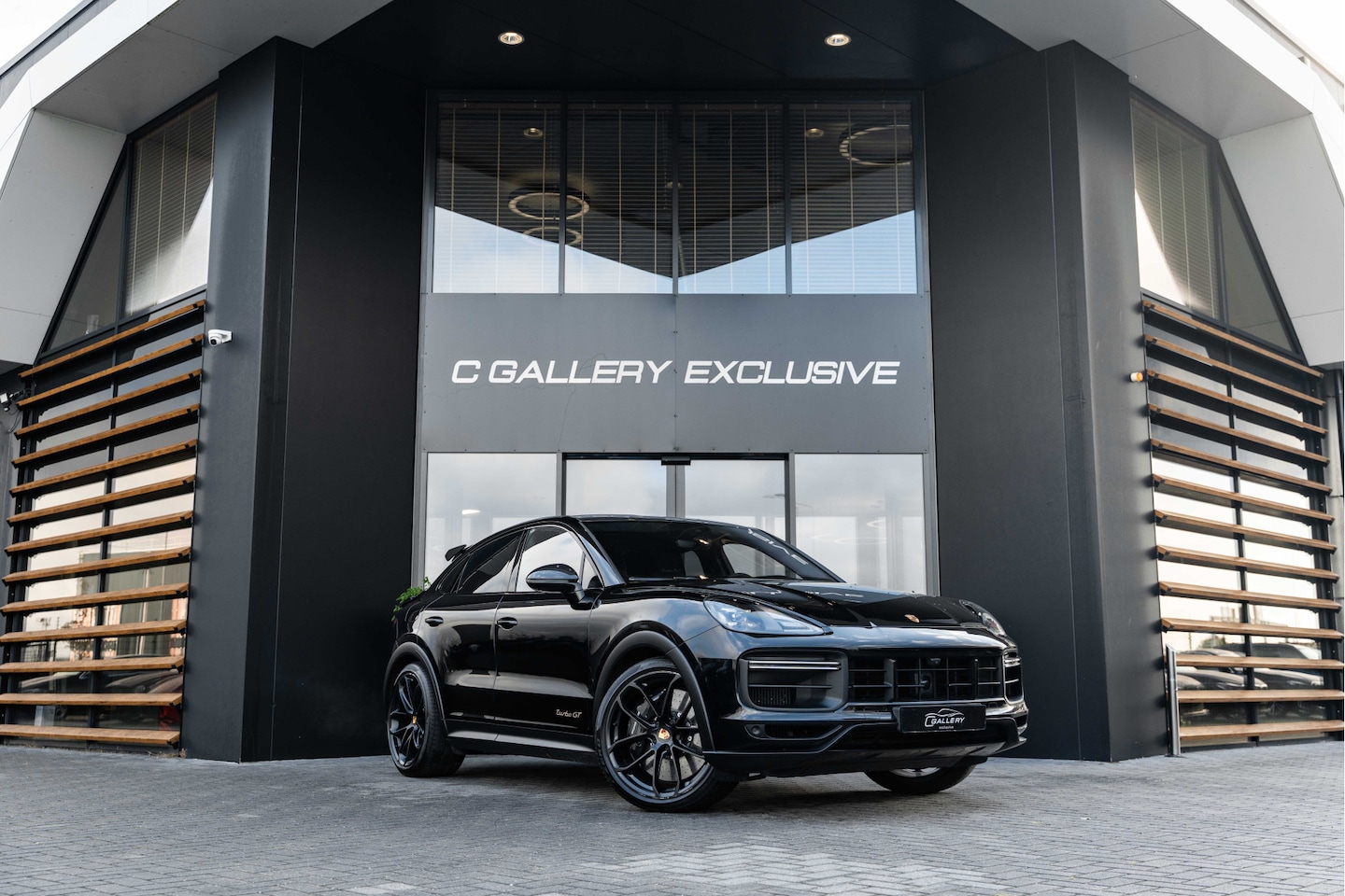 Porsche Cayenne Coupé - 4.0 Turbo GT - Origineel NL | Sport Chrono + | Keramisch | Burmester | Carbon - AutoWereld.nl