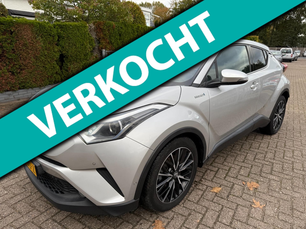 Toyota C-HR - 1.8 Hybrid Executive Sport ECC LEDER NAVI ECC PDC LMV BTW NAP - AutoWereld.nl