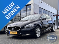 Volvo V40 - 1.6 T3 Momentum NAVI/PDC/XENON/STOELVERWARMING