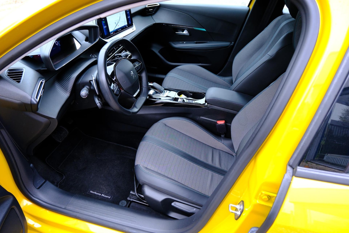 Peugeot 208 - 1.2 PureTech Allure Aut. Navi|i-Cockpit®|Half Leder|LMV - AutoWereld.nl
